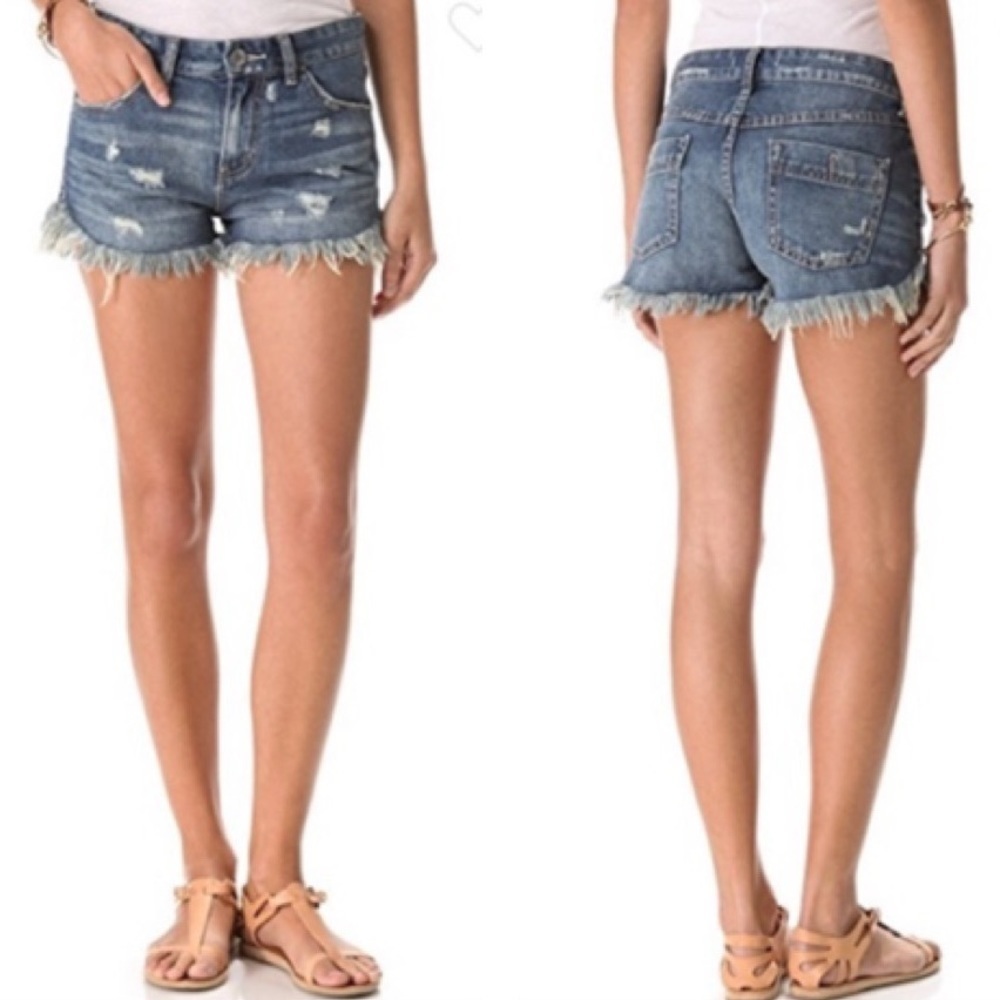 Free People Distressed Frayed Hem 100% Cotton Blue Jean Festival Shorts 26 EUC